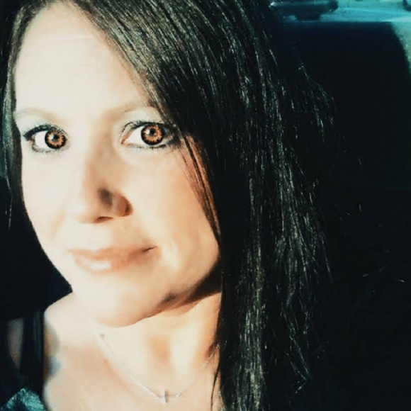 Meet your Posher, Heather - Picture 1 of 1